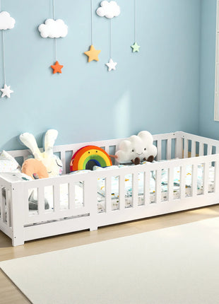 Letto a terra Montessori per bambini Rosahqnda 90/120/140x200cm, Bianco, Protezione anticaduta rimovibile e porta, Struttura a doghe in pino massiccio